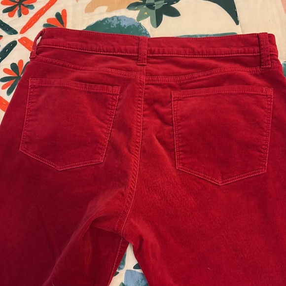 Banana Republic skinny red velvet jeans. Sz 8 - Picture 4 of 4